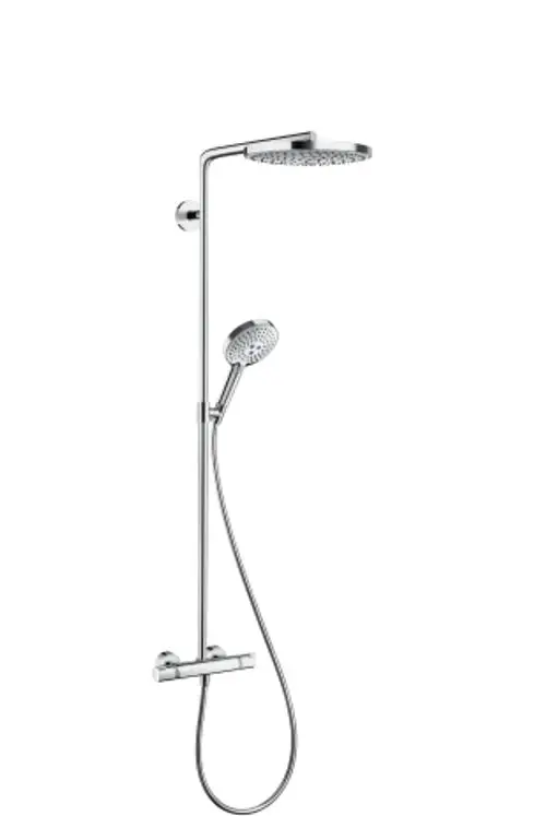 Hansgrohe Dusche mit oberem Regenbrausekopf und Handbrause, verbunden durch einen flexiblen Schlauch, mit integriertem Thermostat zur Temperaturregelung.